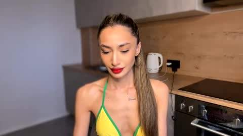 Snapshot of alissadreams chatting on 05/31/26, 01:40 Alissa online show from 05/31/26, 01:40
