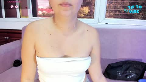 Snapshot of alissajoness chatting on 05/20/26, 11:49 Alissa online show from 05/20/26, 11:49