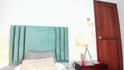 AlissaNix online show from 01/18/25, 05:20