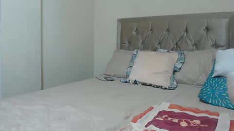 Snapshot of alisse27 chatting on 09/09/25, 11:04 allise online show from 09/09/25, 11:04