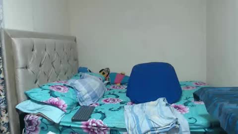 Snapshot of alisse27 chatting on 01/12/26, 01:55 allise online show from 01/12/26, 01:55