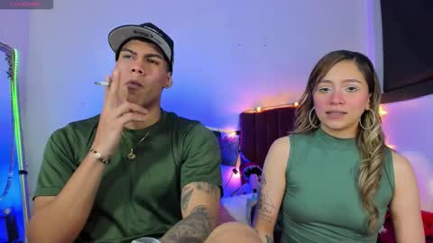 Snapshot of alisson_and_jhonny chatting on 09/27/25, 03:22 Aliandjho online show from 09/27/25, 03:22