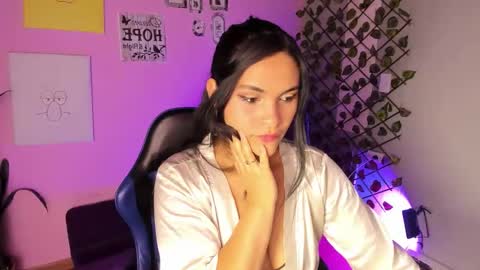 alisson_evans__ online show from 11/11/25, 11:21