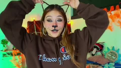 Alisson IG alisson zafiro27 online show from 10/27/25, 03:21