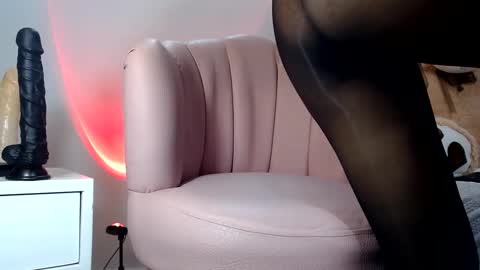 Snapshot of alissonkisses chatting on 12/14/24, 01:50 alisson online show from 12/14/24, 01:50