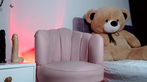 Snapshot of alissonkisses chatting on 12/30/24, 01:26 alisson online show from 12/30/24, 01:26