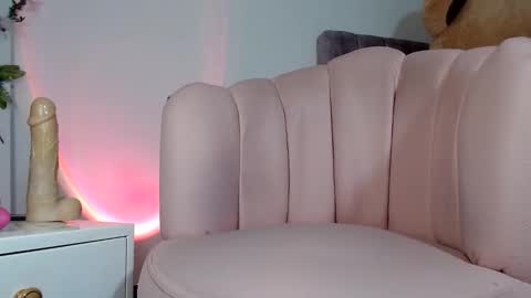 Snapshot of alissonkisses chatting on 12/31/24, 01:04 alisson online show from 12/31/24, 01:04