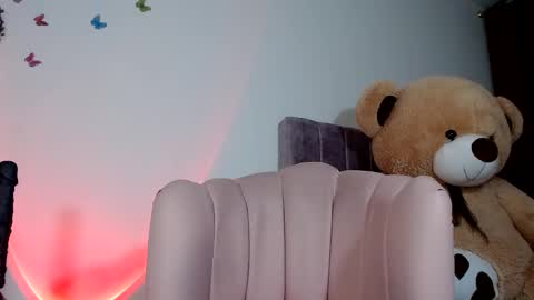 Snapshot of alissonkisses chatting on 01/05/25, 05:51 alisson online show from 01/05/25, 05:51