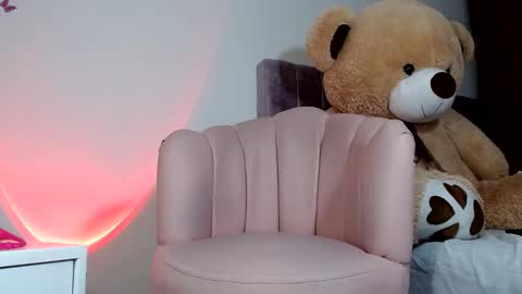 Snapshot of alissonkisses chatting on 01/07/25, 04:50 alisson online show from 01/07/25, 04:50