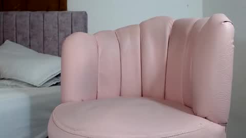 Snapshot of alissonkisses chatting on 02/05/25, 02:40 alisson online show from 02/05/25, 02:40