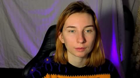 Snapshot of alisun_ chatting on 10/07/25, 04:59 A L I C E  online show from 10/07/25, 04:59