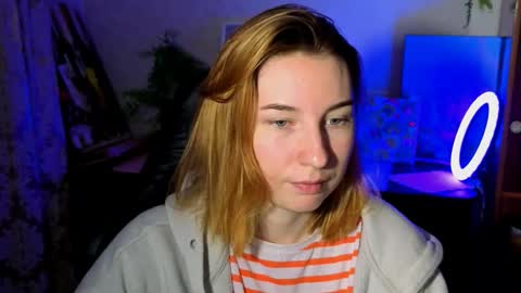 Snapshot of alisun_ chatting on 10/13/25, 07:36 A L I C E  online show from 10/13/25, 07:36