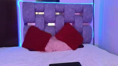 alix_kitty_ online show from 12/02/25, 08:59