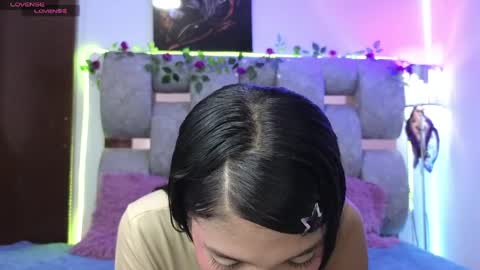 alix_kitty_ online show from 04/13/26, 10:37