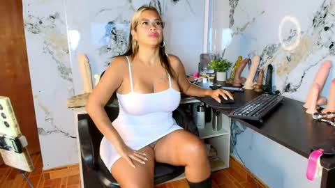 Snapshot of alixlong chatting on 07/07/26, 10:19 Alix online show from 07/07/26, 10:19