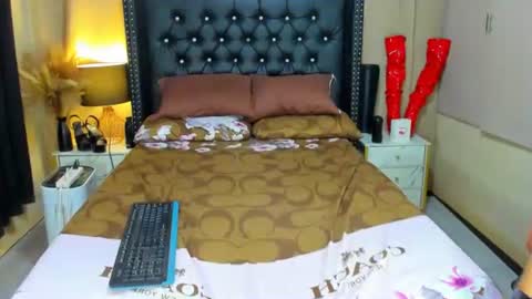 Snapshot of aliyahdeluxx chatting on 10/16/25, 05:19 aliyah online show from 10/16/25, 05:19