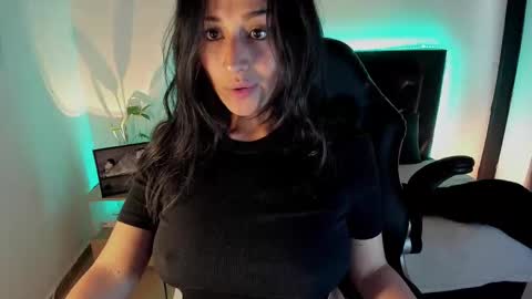 Snapshot of alizee__ chatting on 03/10/25, 06:23 Alizee online show from 03/10/25, 06:23
