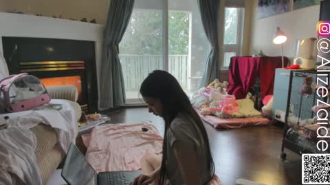 Alize Zaide online show from 02/01/25, 10:55