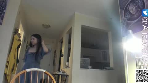 Alize Zaide online show from 12/17/25, 09:10