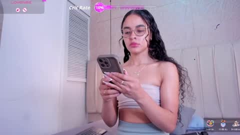 Snapshot of alizza_ chatting on 05/19/26, 11:38 alizza_ online show from 05/19/26, 11:38