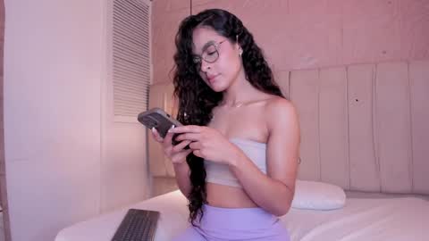 Snapshot of alizza_ chatting on 06/05/26, 11:49 alizza_ online show from 06/05/26, 11:49