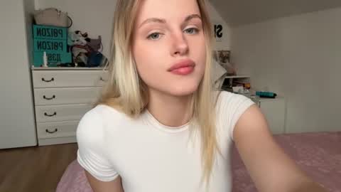 Kate online show from 07/28/26, 04:27