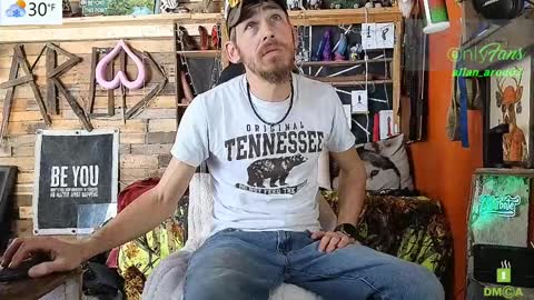 Snapshot of allan_arod chatting on 01/11/25, 08:10 Allan arod online show from 01/11/25, 08:10