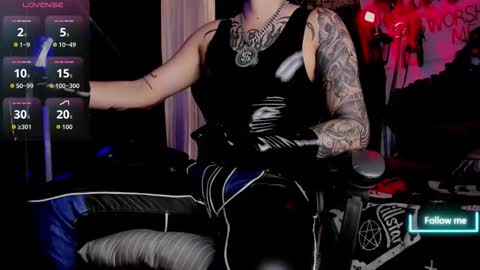   online show from 10/24/25, 04:58