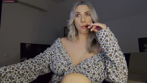 A day u didnt smile is a lost day online show from 02/21/25, 07:10