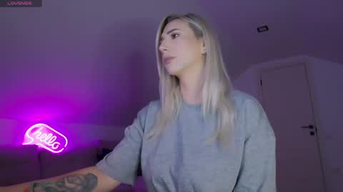 A day u didnt smile is a lost day online show from 04/01/26, 07:53