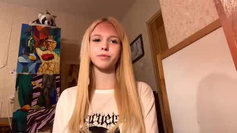 Lina online show from 10/20/25, 01:33