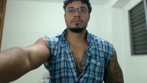 Snapshot of allen_ferrer10 chatting on 05/24/26, 03:00 allen_ferrer10 online show from 05/24/26, 03:00