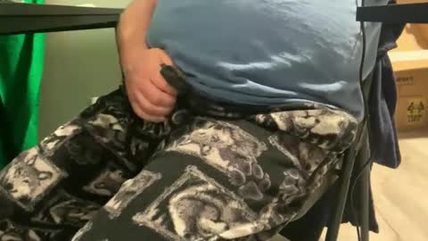 Allergictolove online show from 12/30/24, 03:25