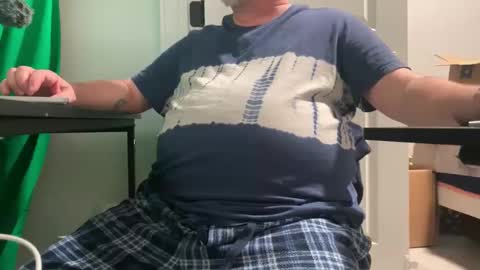 Allergictolove online show from 01/19/25, 02:15