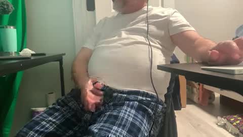 Allergictolove online show from 01/31/25, 10:52