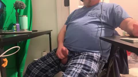 Allergictolove online show from 02/05/25, 04:58