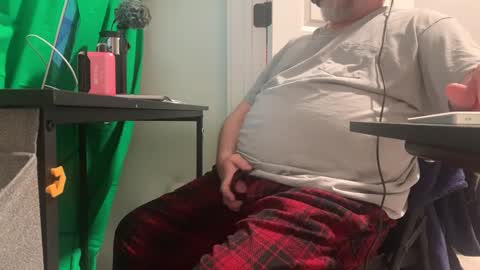 Allergictolove online show from 02/15/25, 04:25