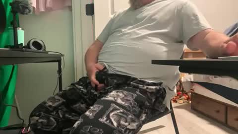 Allergictolove online show from 11/01/25, 01:57