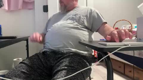 Allergictolove online show from 02/22/26, 08:07