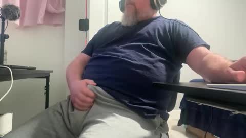 Allergictolove online show from 03/26/26, 02:11