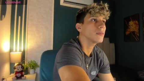 Snapshot of allexcano chatting on 03/11/25, 03:26 Allex online show from 03/11/25, 03:26