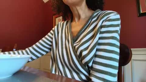 wishlist on bio online show from 11/19/25, 06:08