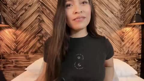 Snapshot of allie_bruce chatting on 09/23/25, 02:36 A L L I E online show from 09/23/25, 02:36