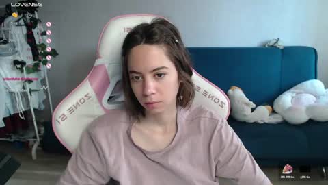 Snapshot of allie_hazie chatting on 06/21/26, 12:35 alice online show from 06/21/26, 12:35