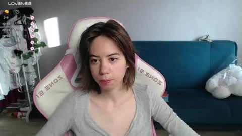 Snapshot of allie_hazie chatting on 06/30/26, 12:00 alice online show from 06/30/26, 12:00