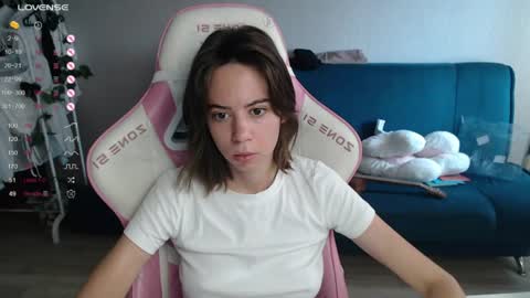Snapshot of allie_hazie chatting on 08/02/26, 01:37 alice online show from 08/02/26, 01:37