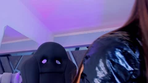 Snapshot of allijadid chatting on 01/08/25, 10:37 online show from 01/08/25, 10:37