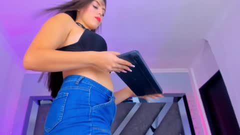 Snapshot of allijadid chatting on 01/31/25, 10:52 online show from 01/31/25, 10:52