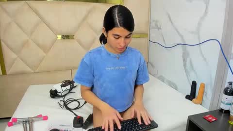 allison_69ts online show from 09/14/25, 02:44