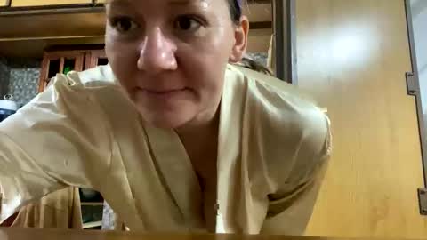 Snapshot of allisonlove2 chatting on 04/24/26, 04:20 allisonlove2 online show from 04/24/26, 04:20